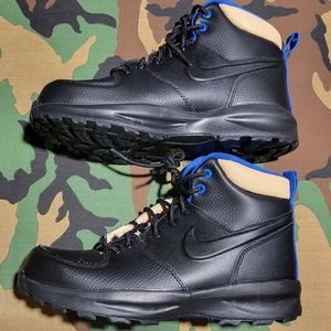 Nike Manoa LTR (GS)  Big Kid's 7 Youth Black/Sesame-Game Royal  Ankle Boots